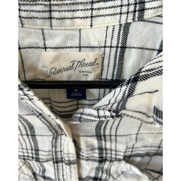 Universal Thread Flannel - Picture 3 of 3